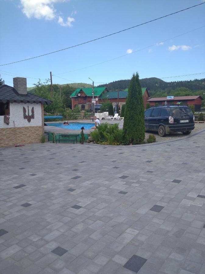 Apartment янчар номер студiо з басейном Mykulychyn