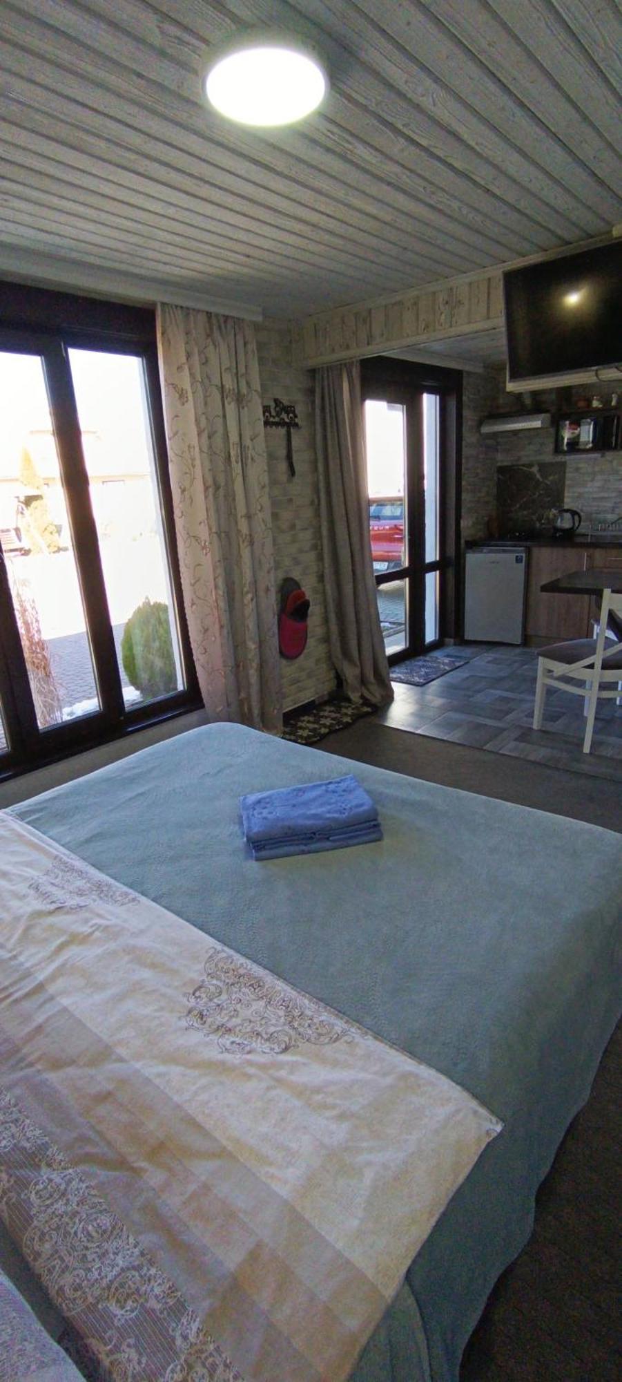 Apartment янчар номер студiо з басейном Mykulychyn
